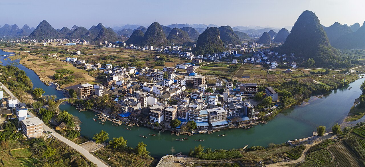 Karst mountains and emerald waters in Yangshuo, Guilin