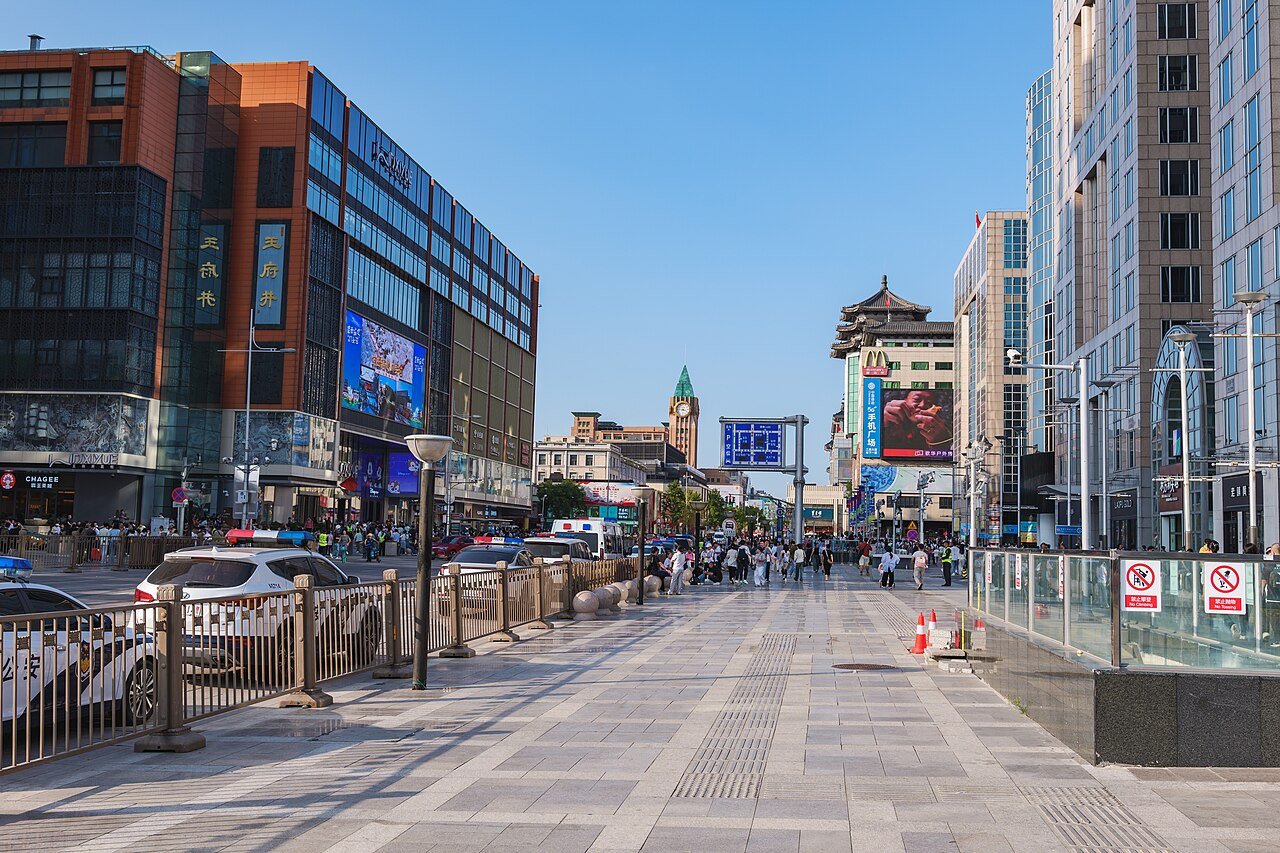 Area photo: Wangfujing shopping boulevard and commercial district near Regent Beijing